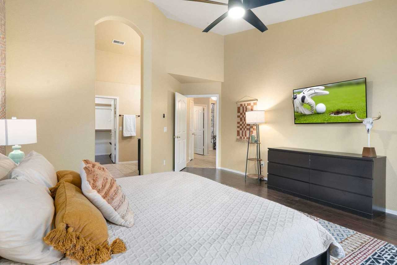 4221 E Andrea Dr #1570099P - Photo 5 of 36