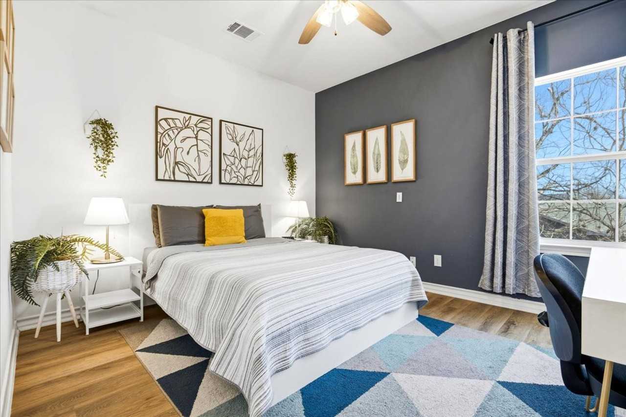 104 Anderson Ave #1570994P - Photo 4 of 31