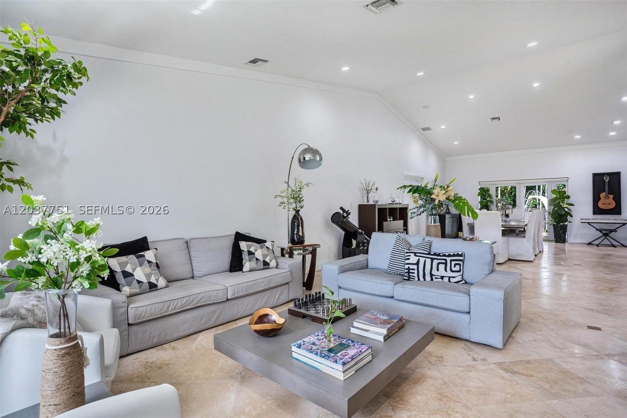 9444 Sw 69th Ct - Photo 4 of 28