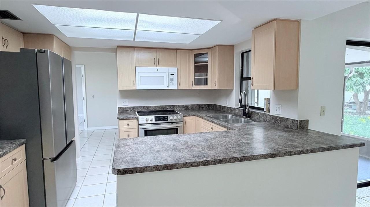 11803 Classic Lake Way - Photo 3 of 48