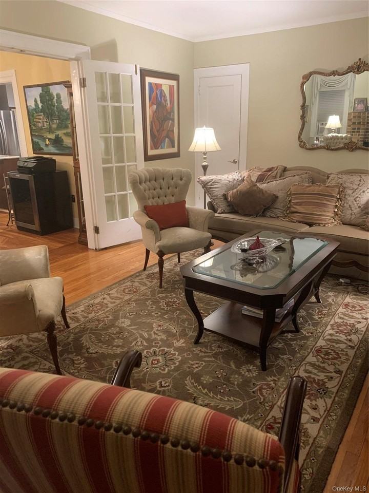 574 E 3rd St #1 - Photo 3 of 11