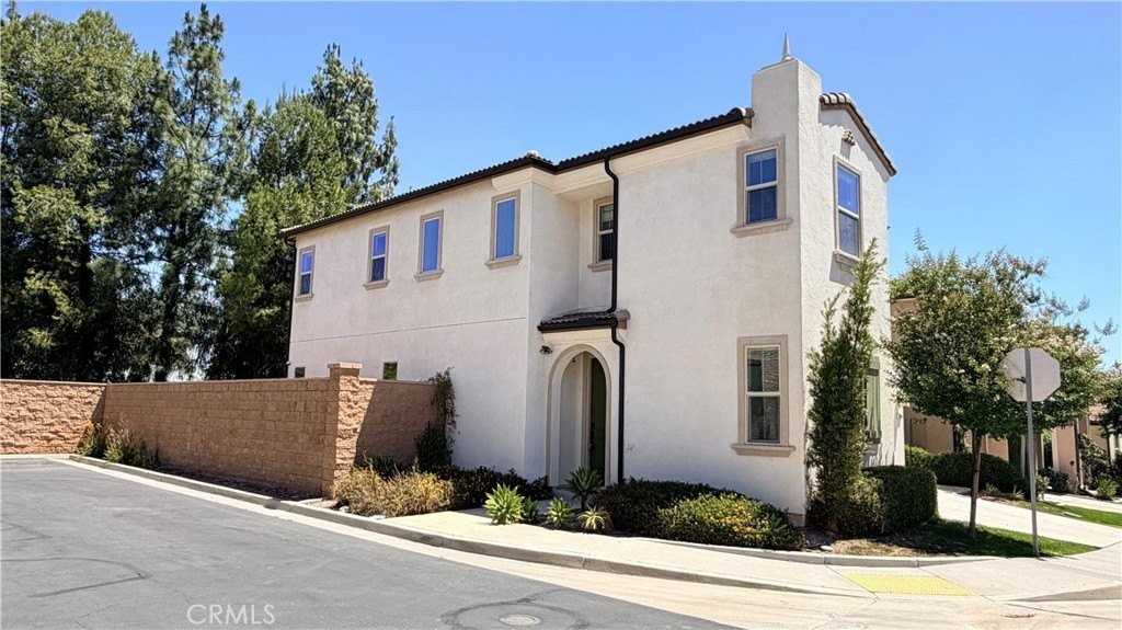 1801 Marquez Way - Photo 3 of 42