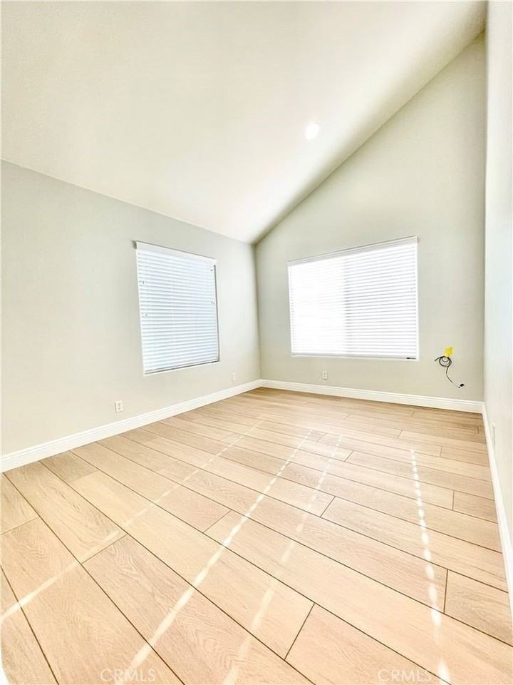 4711 W 163rd St - Photo 5 of 21