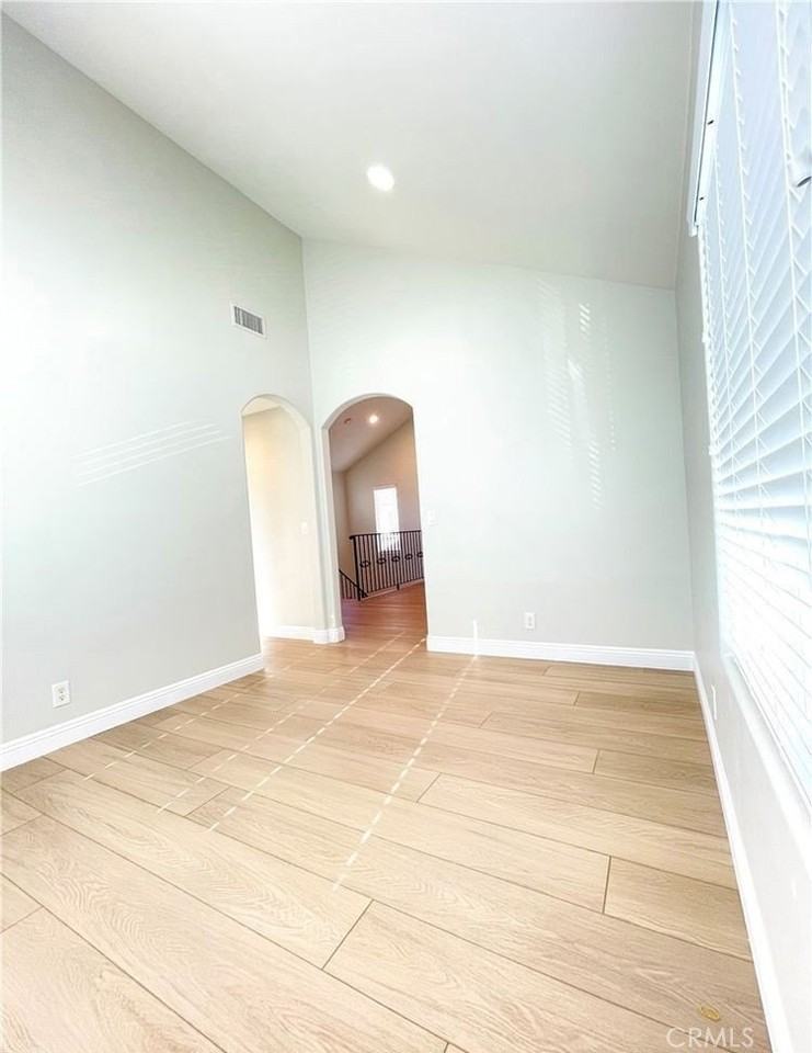 4711 W 163rd St - Photo 6 of 21