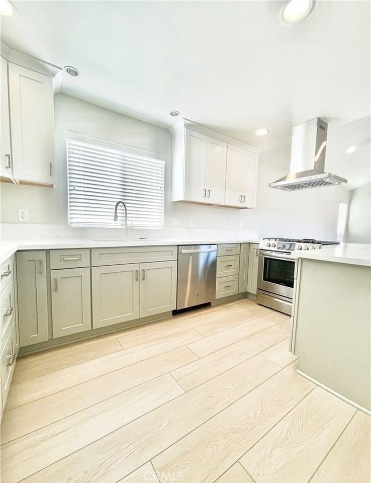 4711 W 163rd St - Photo 7 of 21