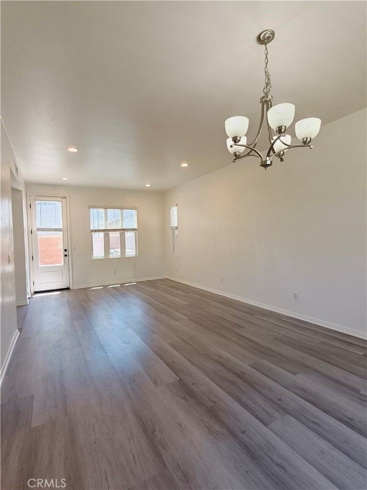 15765 Lindbergh Ave - Photo 6 of 36