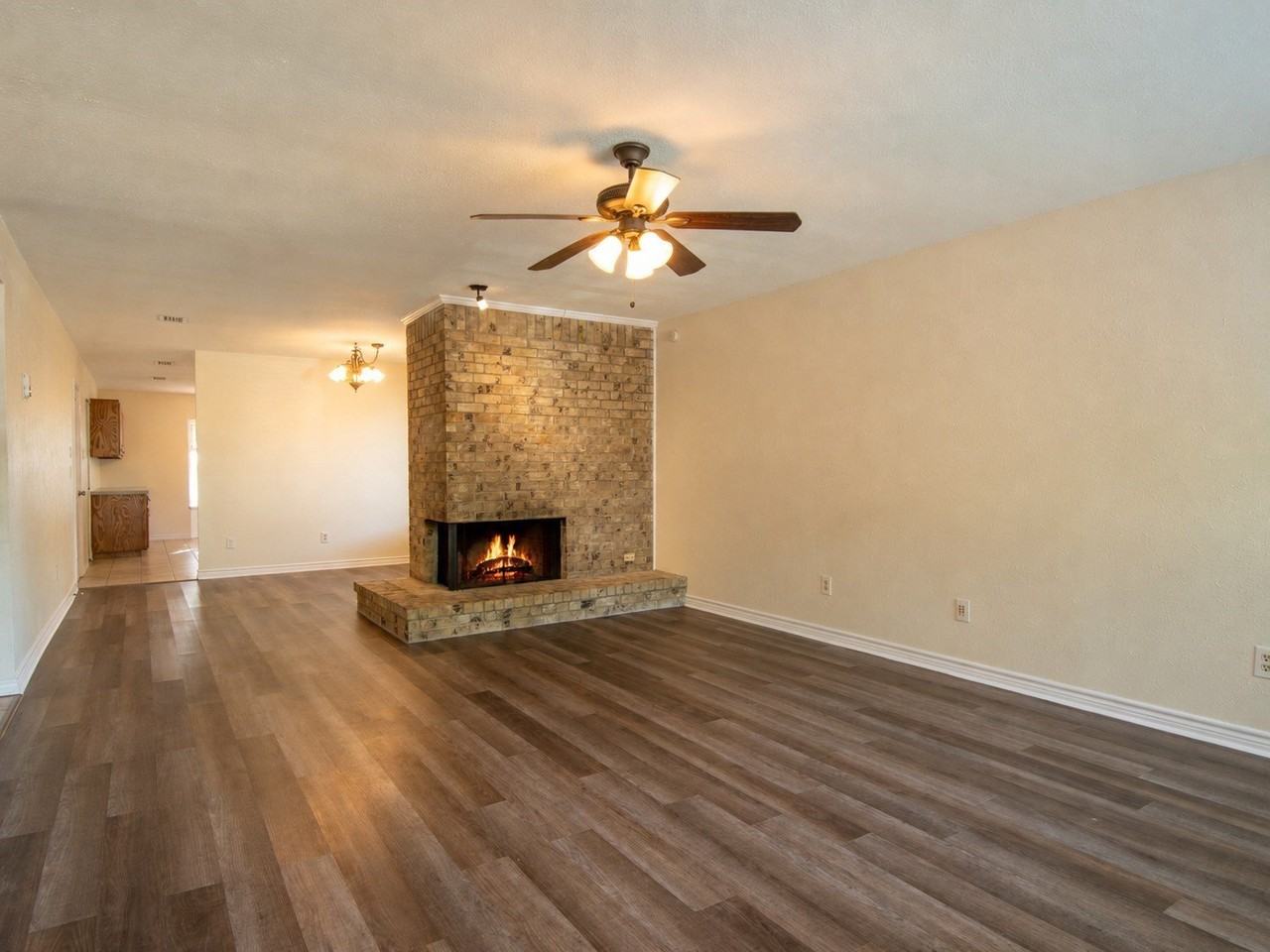 2513 Trailridge Dr - Photo 5 of 34