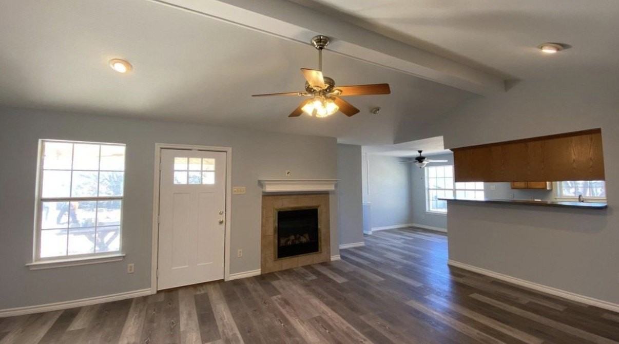 307 Coral Reef St - Photo 2 of 9