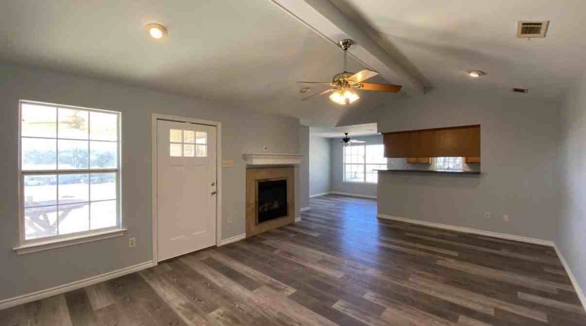 307 Coral Reef St - Photo 3 of 9