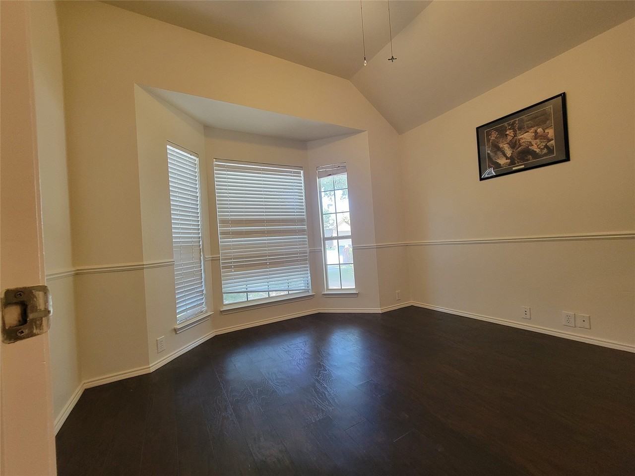 2913 Rush Creek Rd - Photo 7 of 32