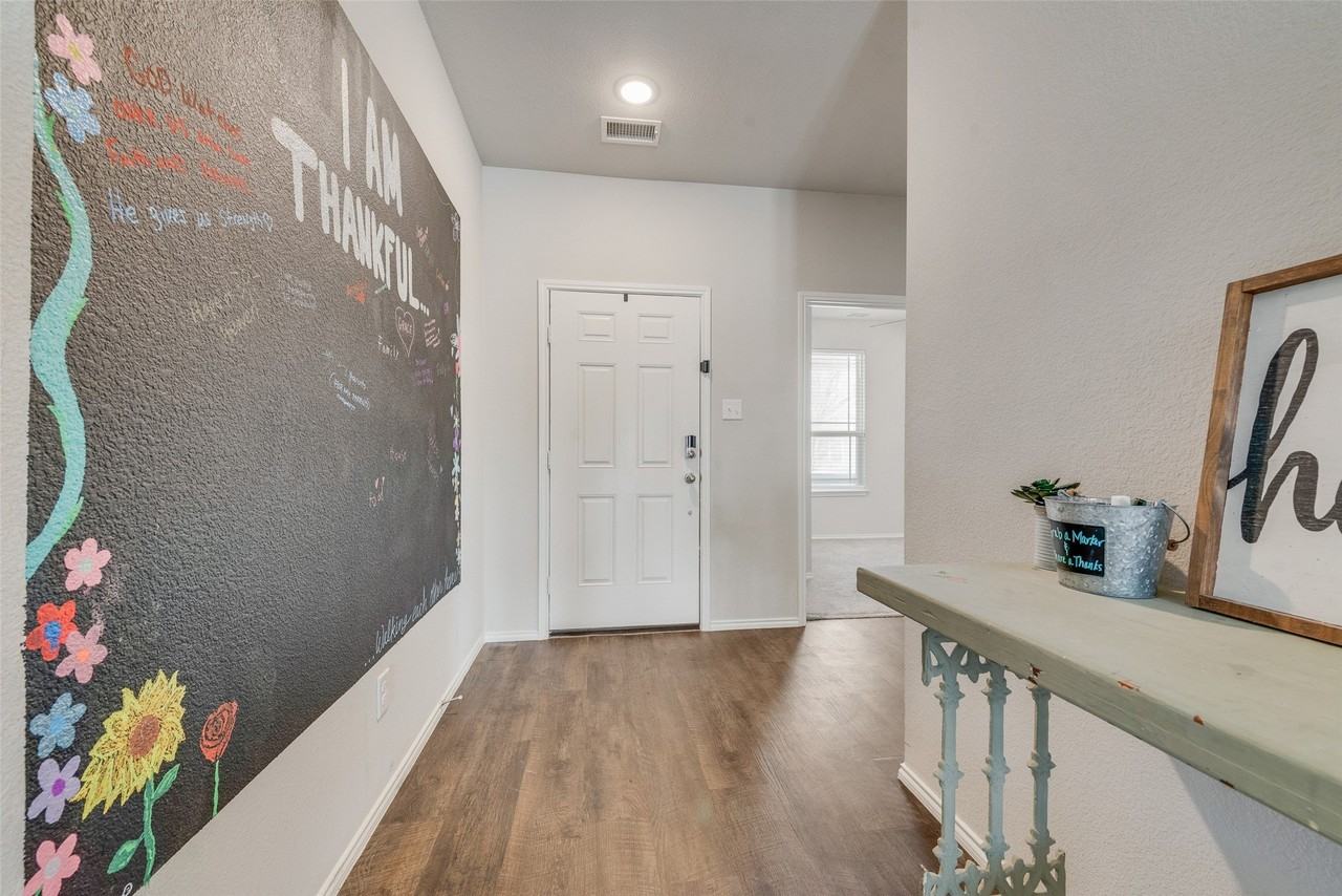 4032 Delta Dr - Photo 3 of 29