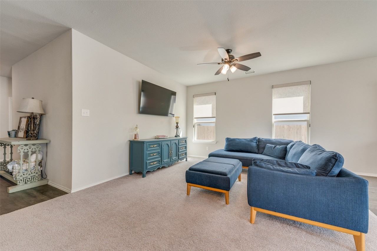 4032 Delta Dr - Photo 6 of 29