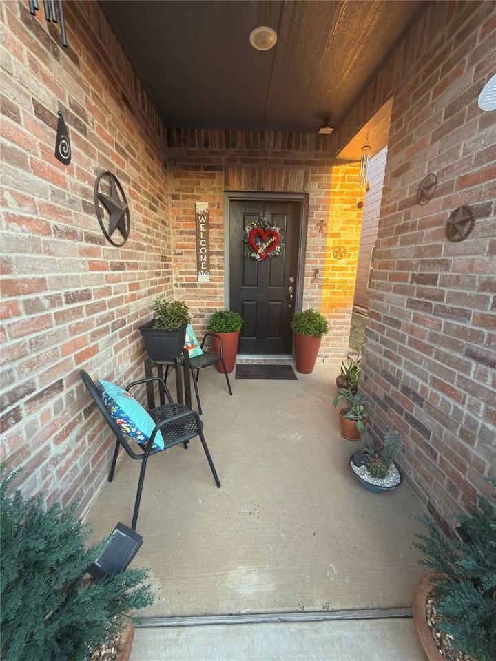 4953 Ben Casey Ct - Photo 2 of 17