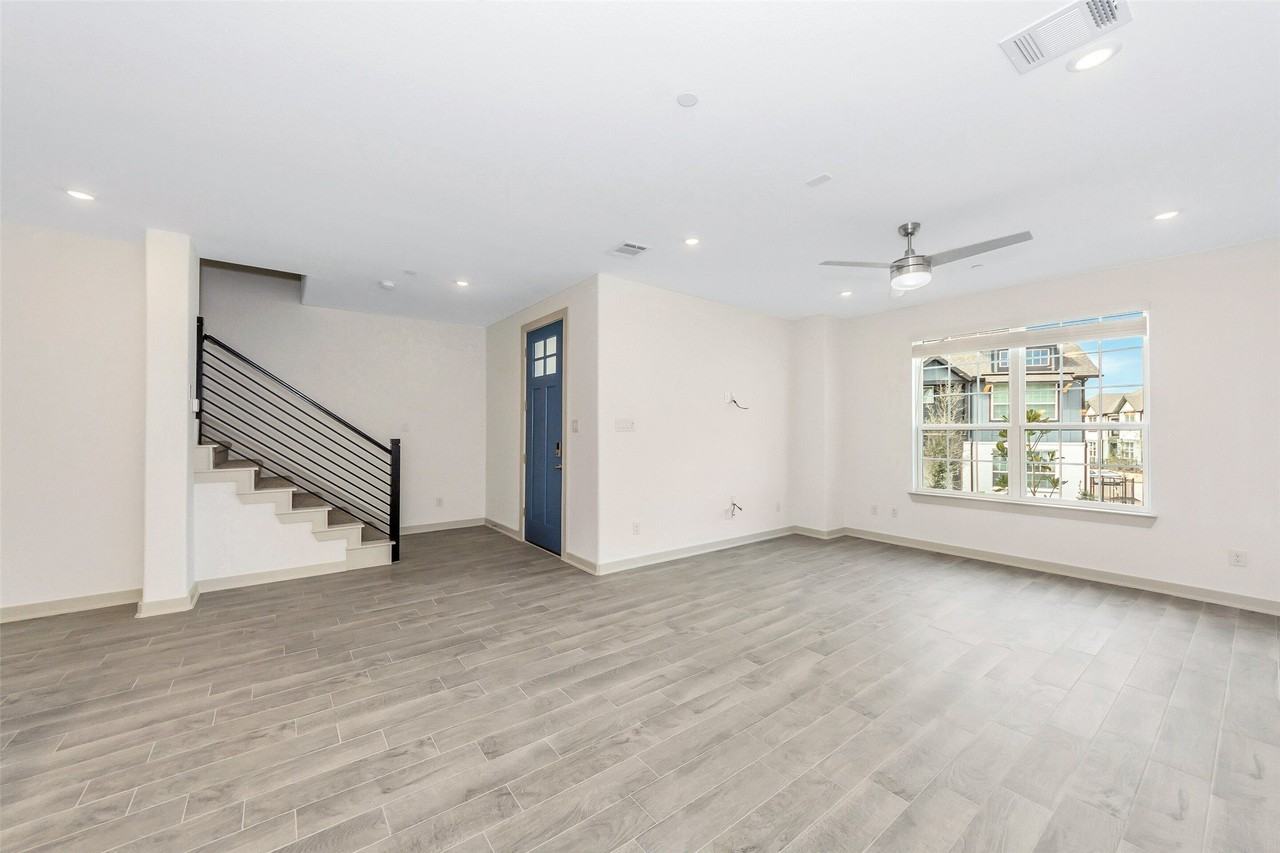 1655 Chasen Dr - Photo 3 of 23