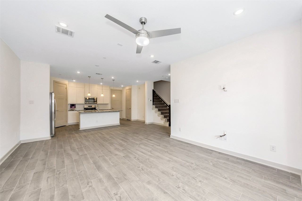 1655 Chasen Dr - Photo 4 of 23