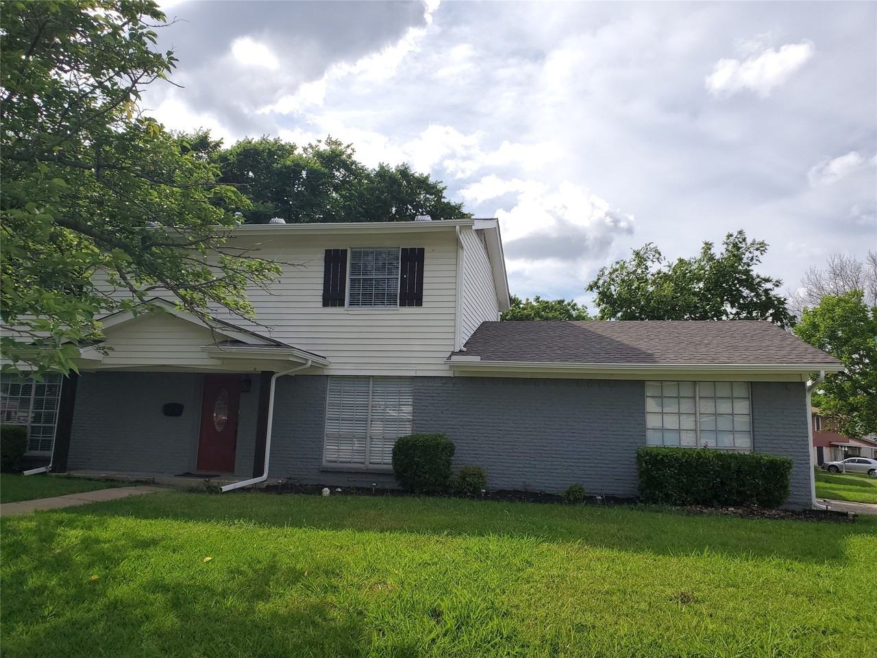 3703 Byrd Dr - Photo 2 of 23