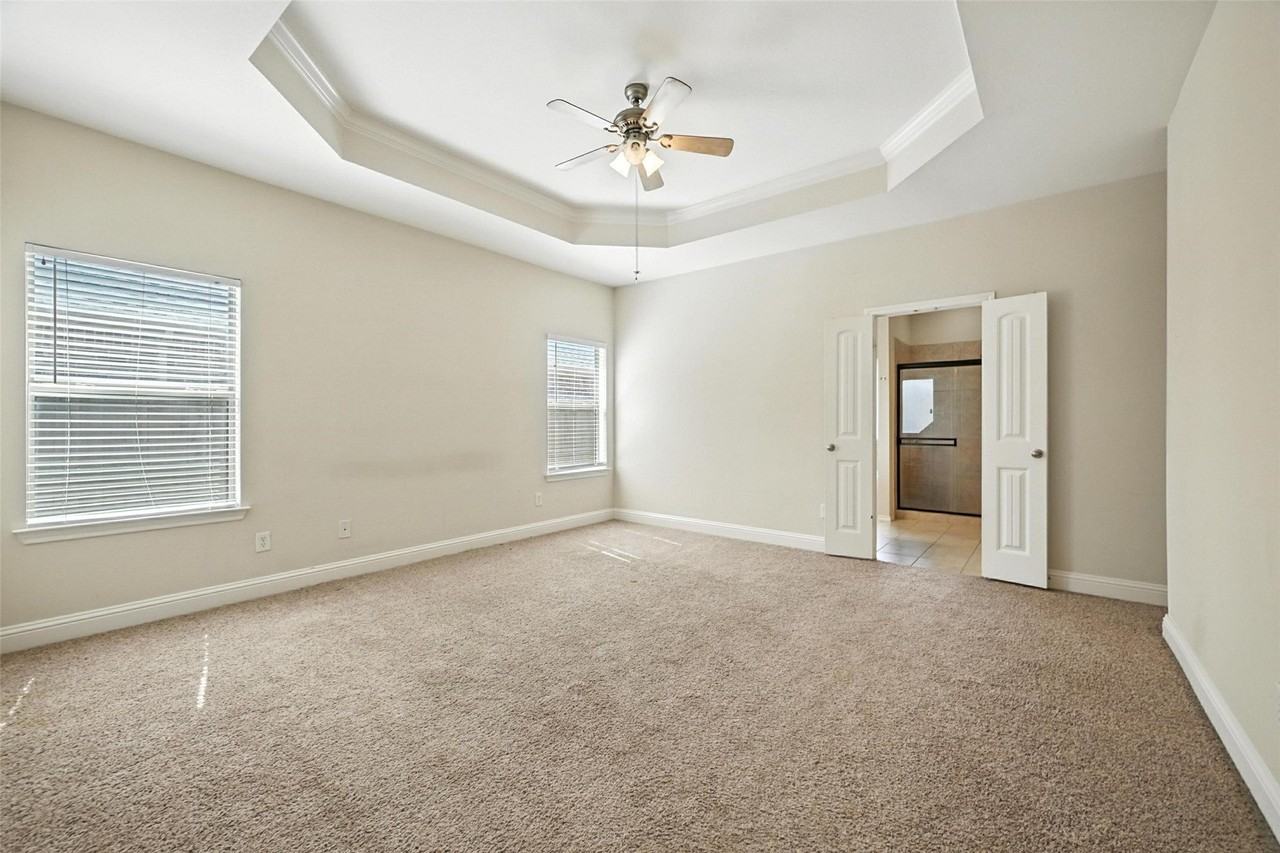 225 Glenview Dr #DR - Photo 6 of 15