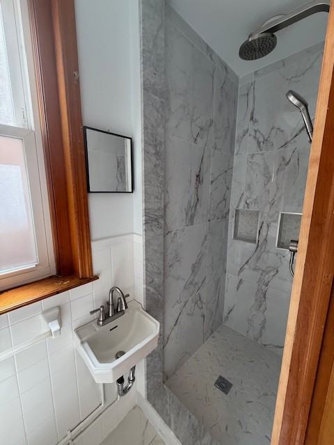 52 Jefferson Street #1R - Photo 2 of 9