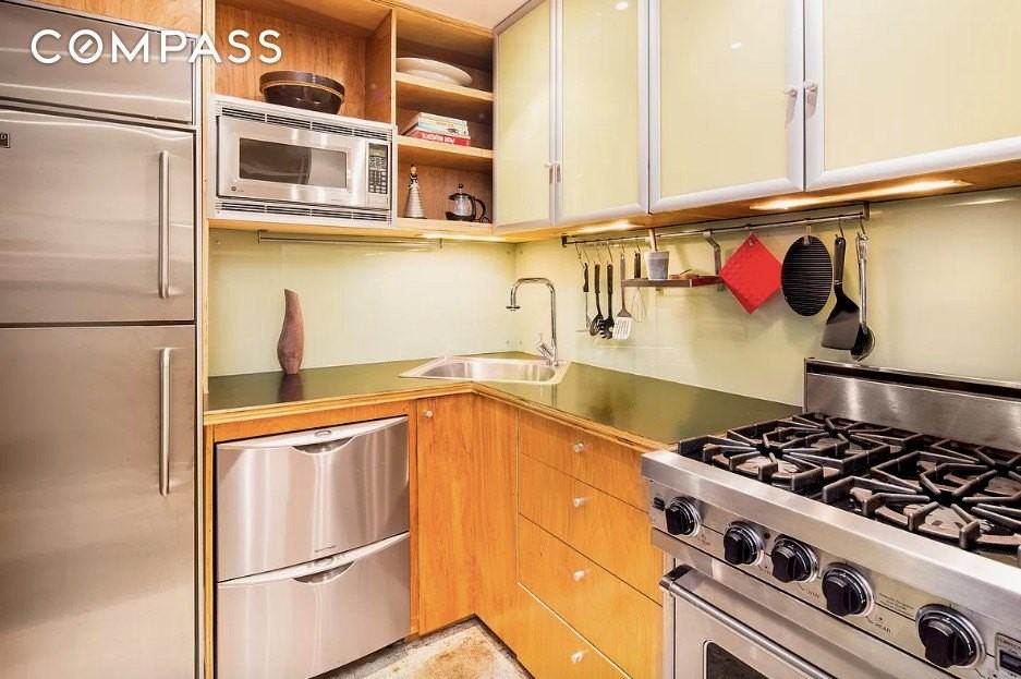 10 Christopher St #3B - Photo 6 of 7