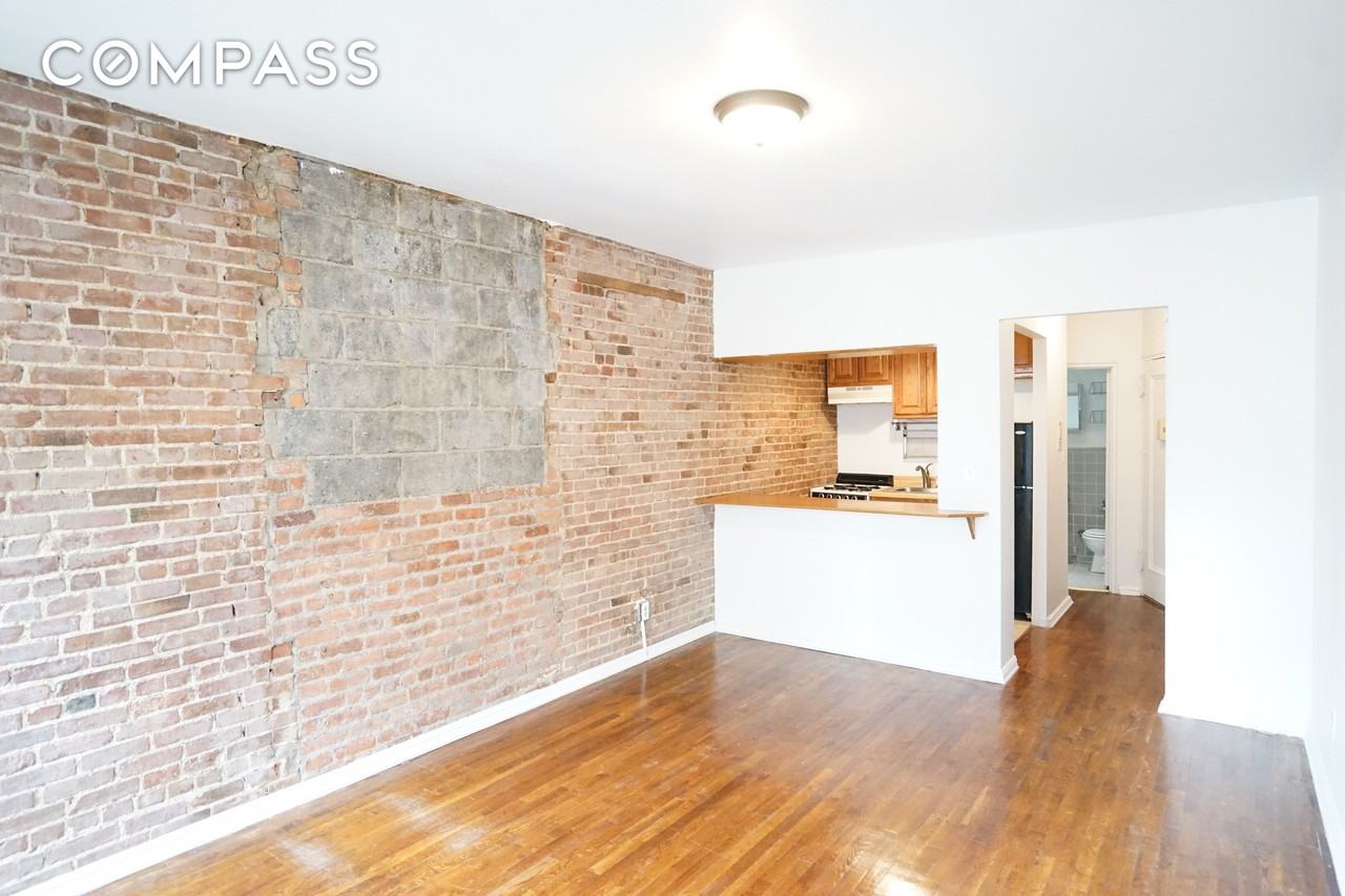 340 E 83rd St #5B - Photo 2 of 8