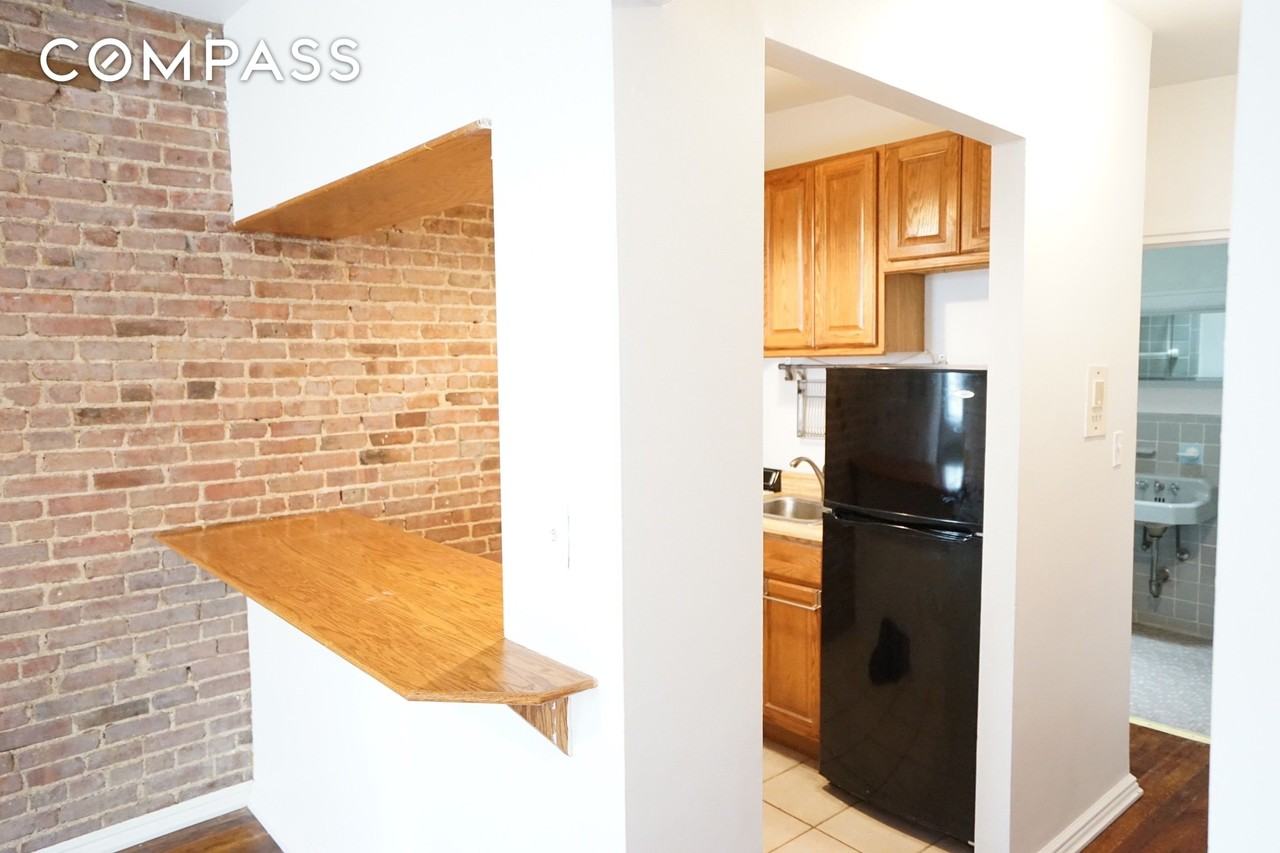 340 E 83rd St #5B - Photo 3 of 8