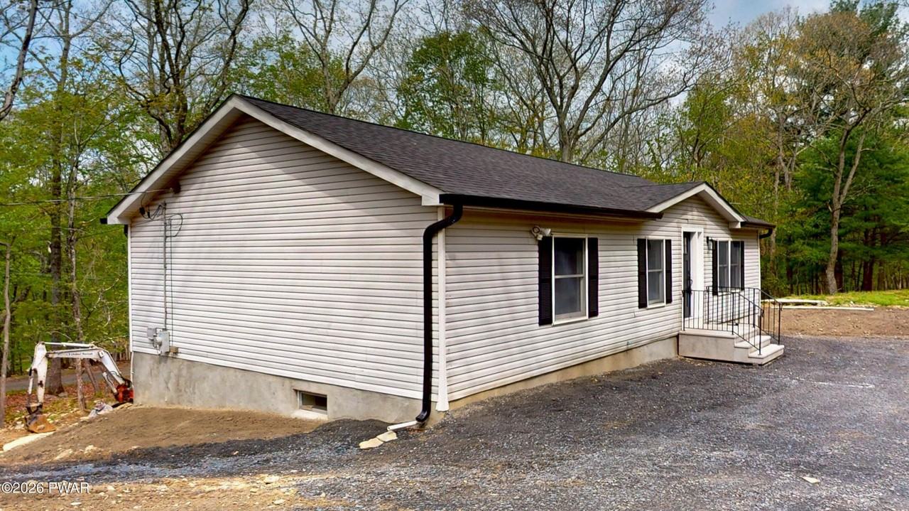 101 Arbutus Ct - Photo 3 of 23