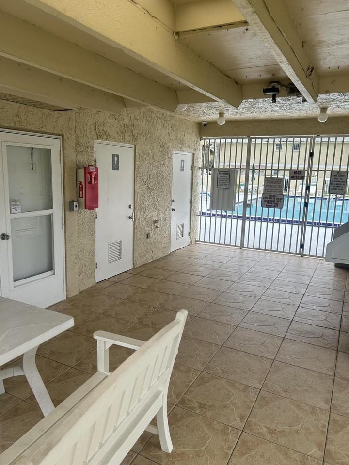 1537 Se Royal Green Cir #E201 - Photo 4 of 7