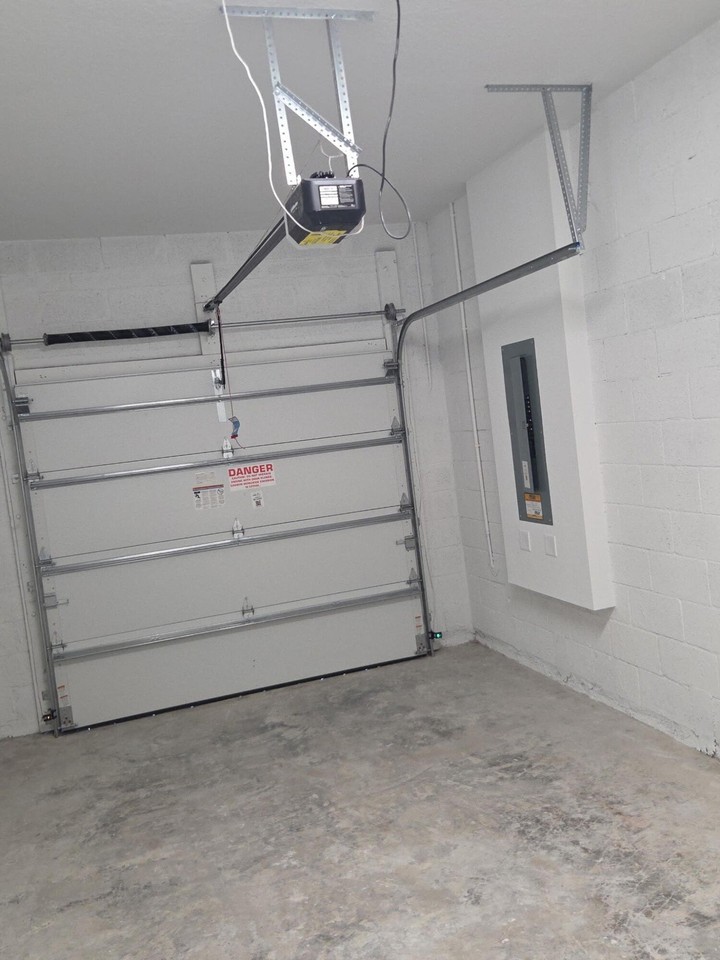 202 Lakeside Landings Dr - Photo 4 of 19