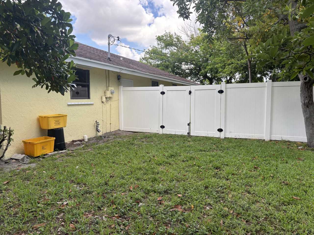 1563 40th St - Photo 5 of 29