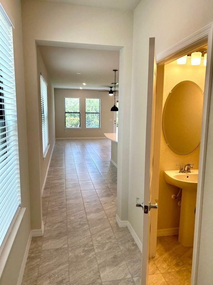 4845 Chantilly Rd - Photo 3 of 13