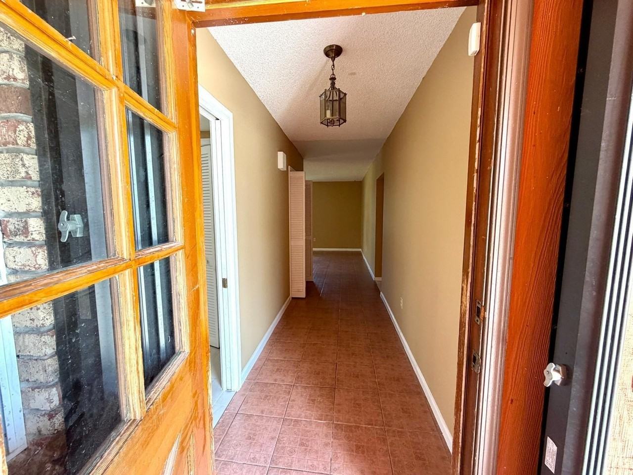 1235 Rowayton Cir - Photo 6 of 15