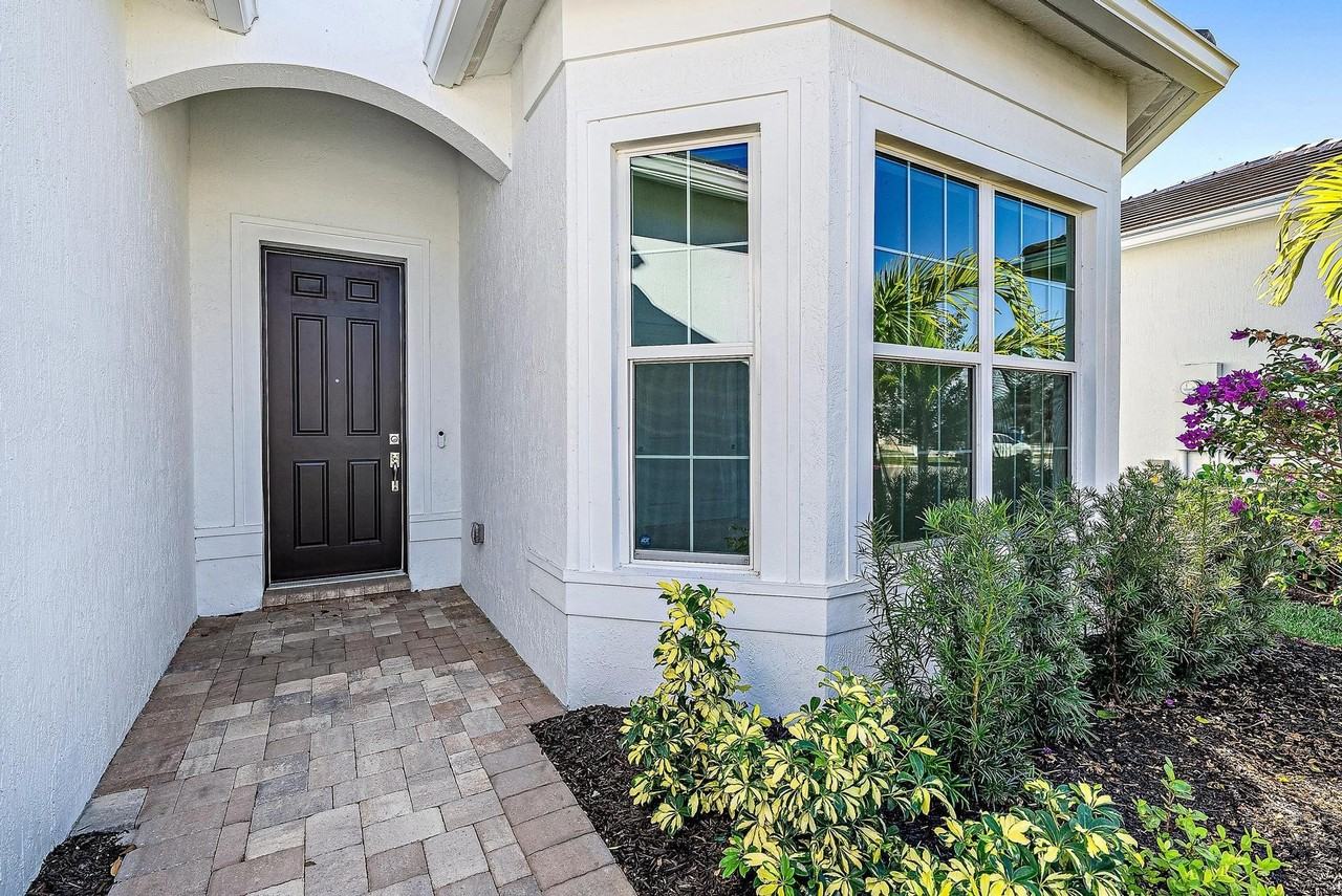 9775 Sw Meridian Way - Photo 2 of 32