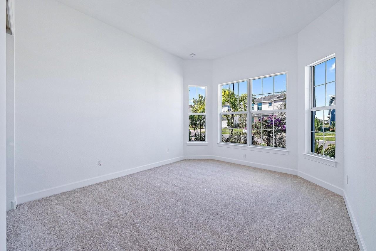 9775 Sw Meridian Way - Photo 3 of 32