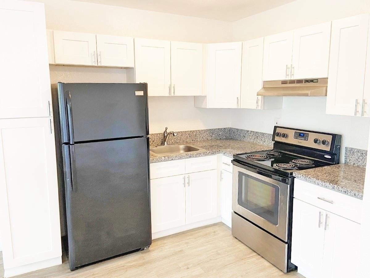 240 Sw 8th St #3 - Photo 2 of 16