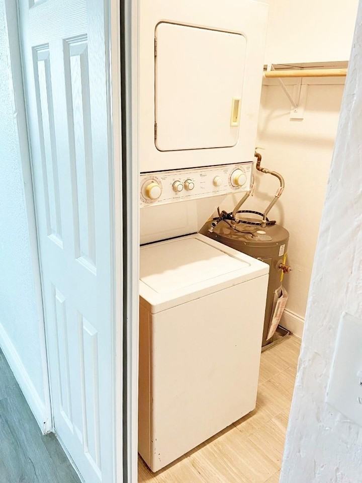 240 Sw 8th St #3 - Photo 5 of 16