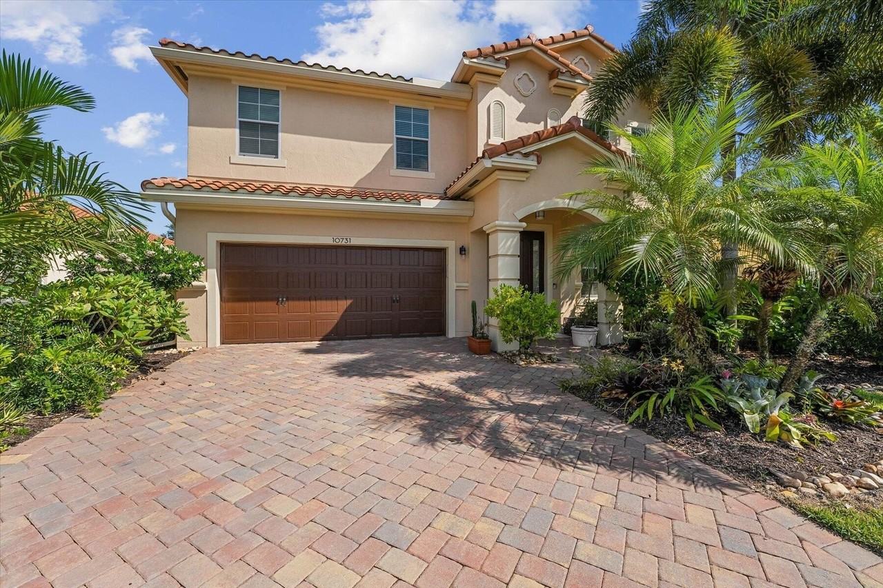 10731 Ivanhoe Ln - Photo 2 of 29