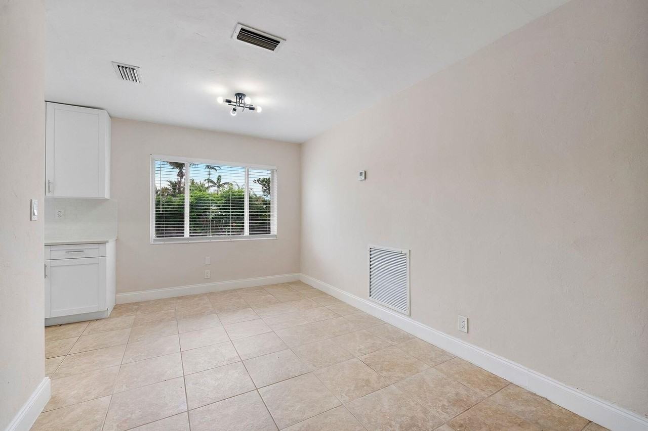 4650 Ne 1st Ter - Photo 7 of 14