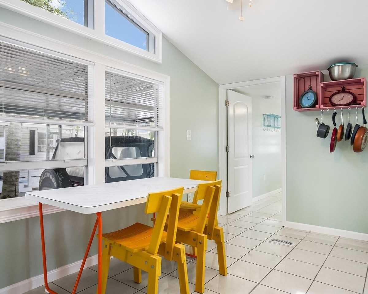 1680 Sw 84th Ave - Photo 3 of 31