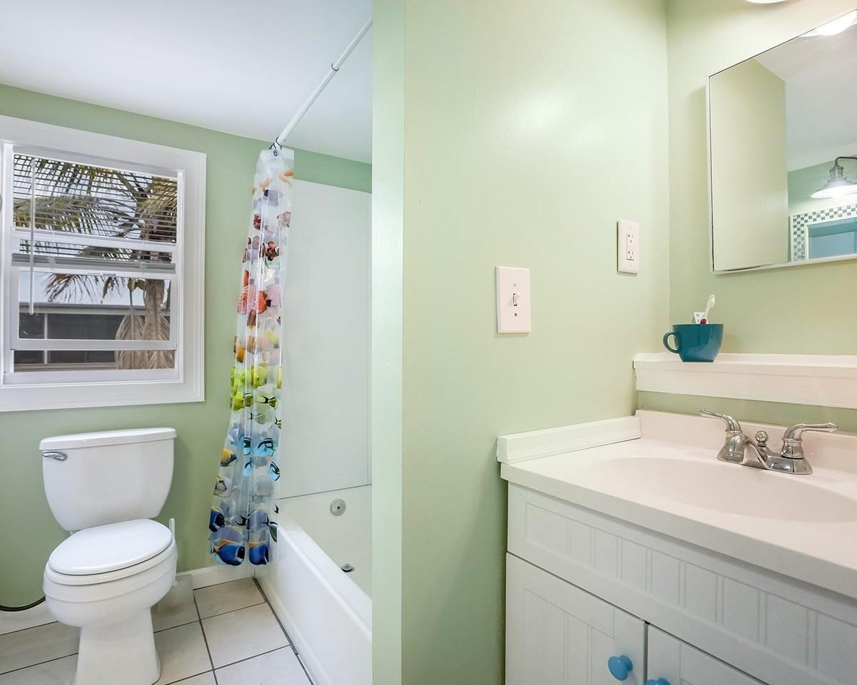 1680 Sw 84th Ave - Photo 6 of 31