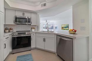 815 W Boynton Beach Blvd - Photo 1 of 1