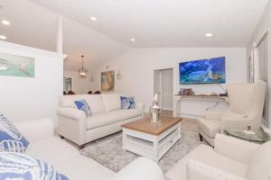 featured image of 2411 Ne Pinecrest Lakes Blvd