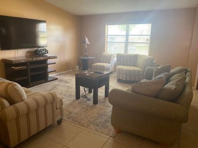 1165 Sw Goodman Ave - Photo 3 of 11