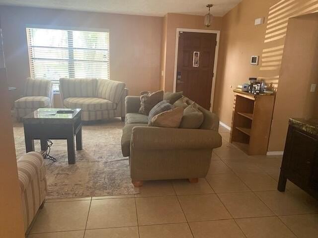 1165 Sw Goodman Ave - Photo 4 of 11