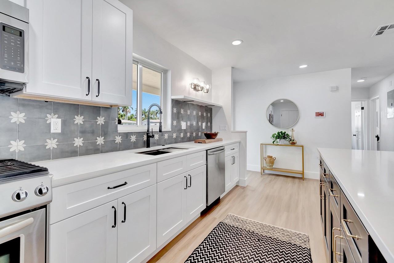 620 Las Palmas Park - Photo 6 of 27