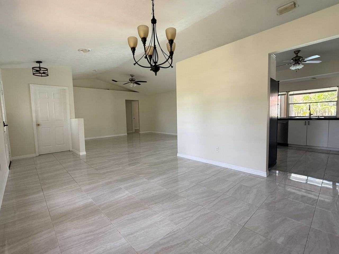 790 Se Ablett Ln - Photo 6 of 29