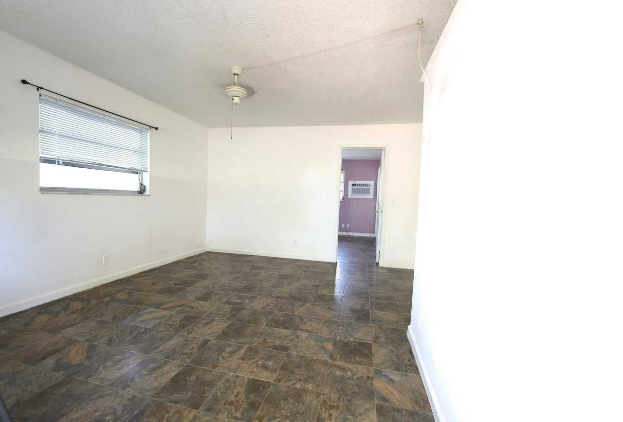 220 Lucerne Ave #1 - Photo 4 of 29