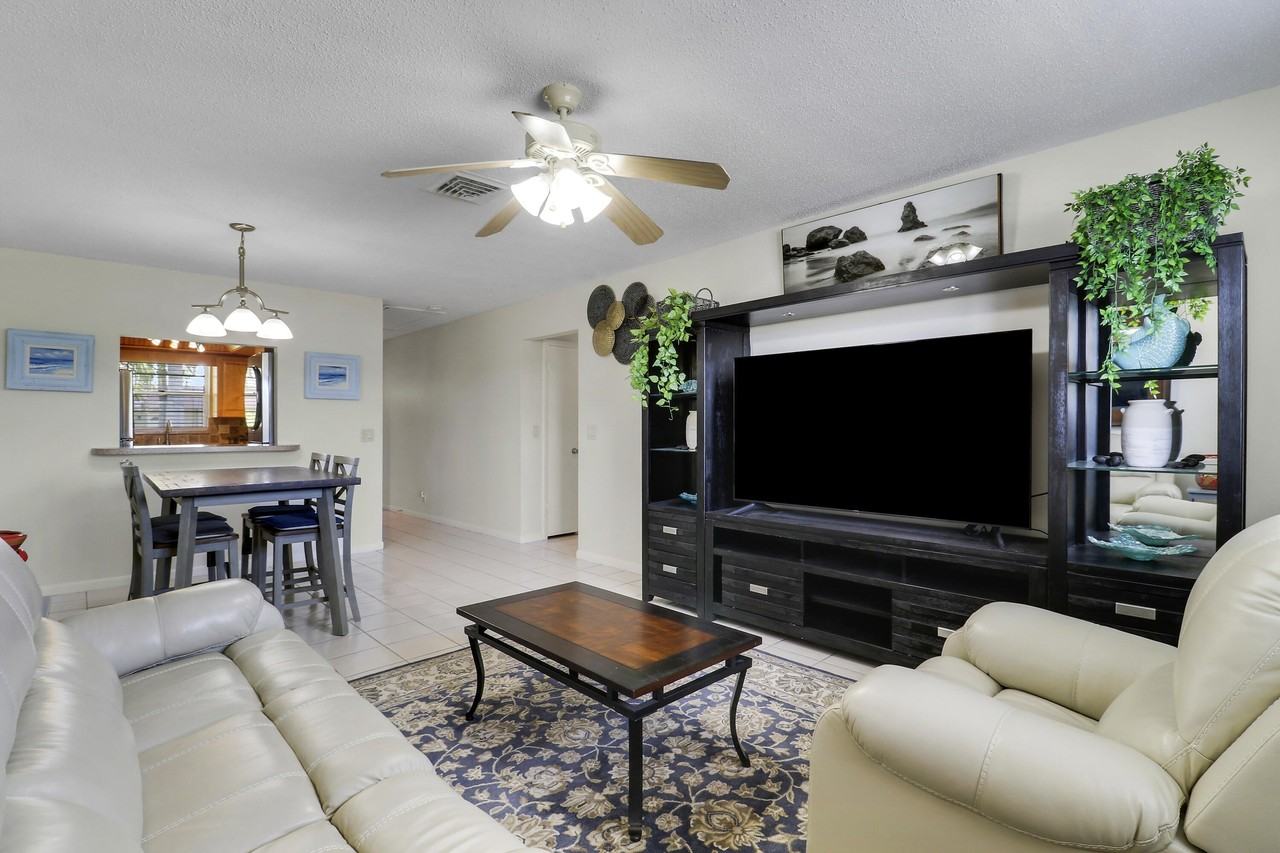 400 Fern St #1C - Photo 6 of 17