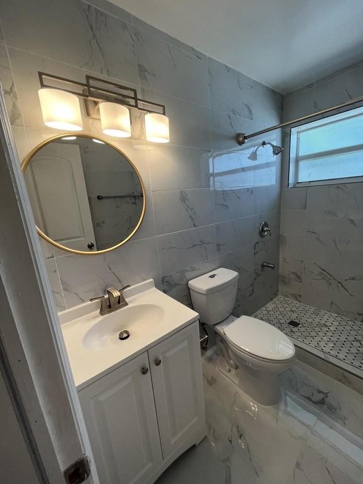 1419 Se 2nd St #1 - Photo 7 of 18