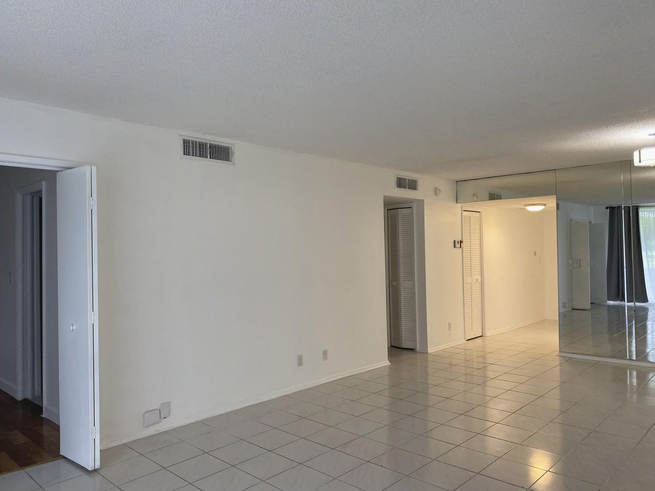 2751 S Palm Aire Dr #107 - Photo 4 of 32