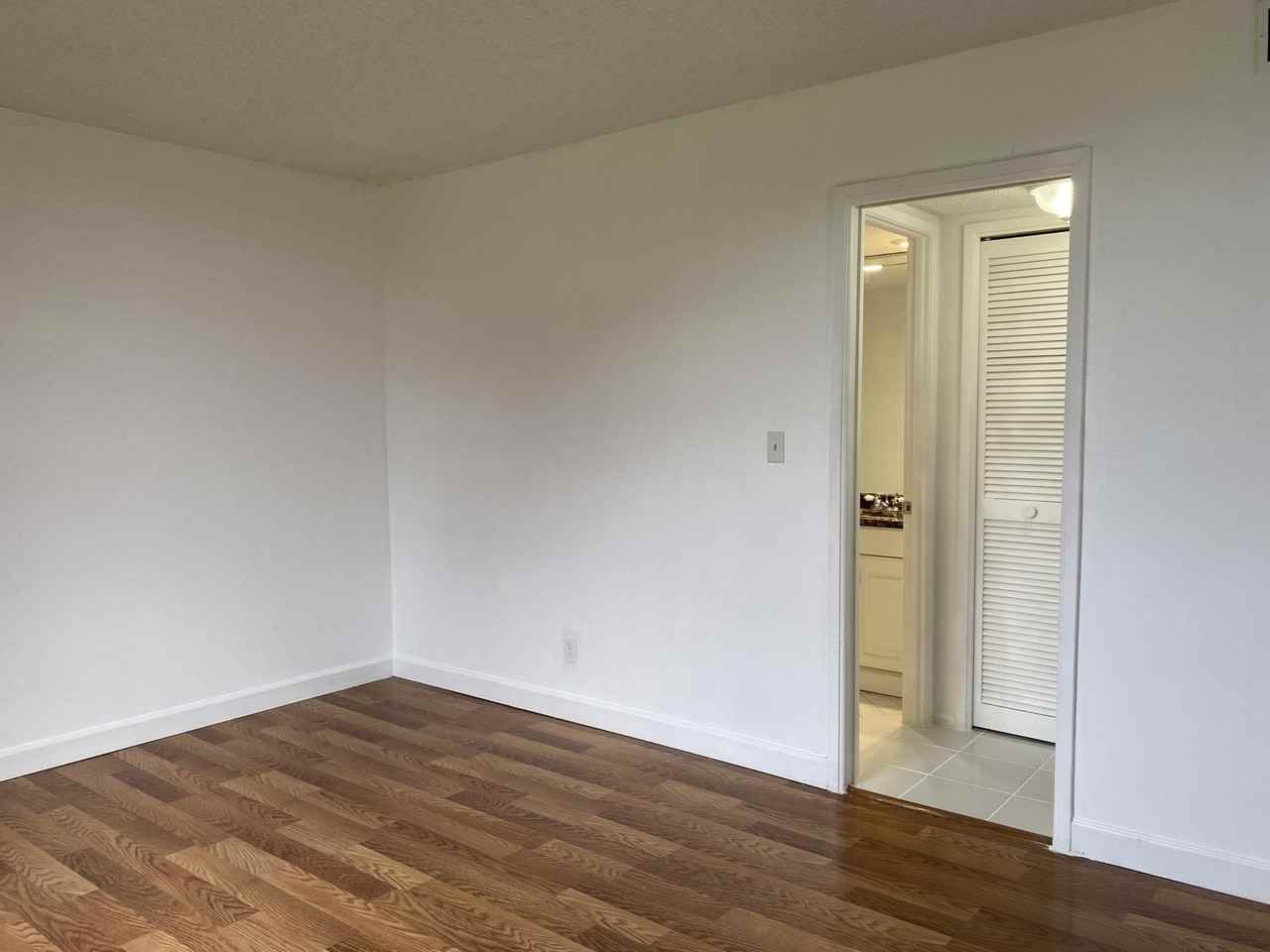 2751 S Palm Aire Dr #107 - Photo 7 of 32